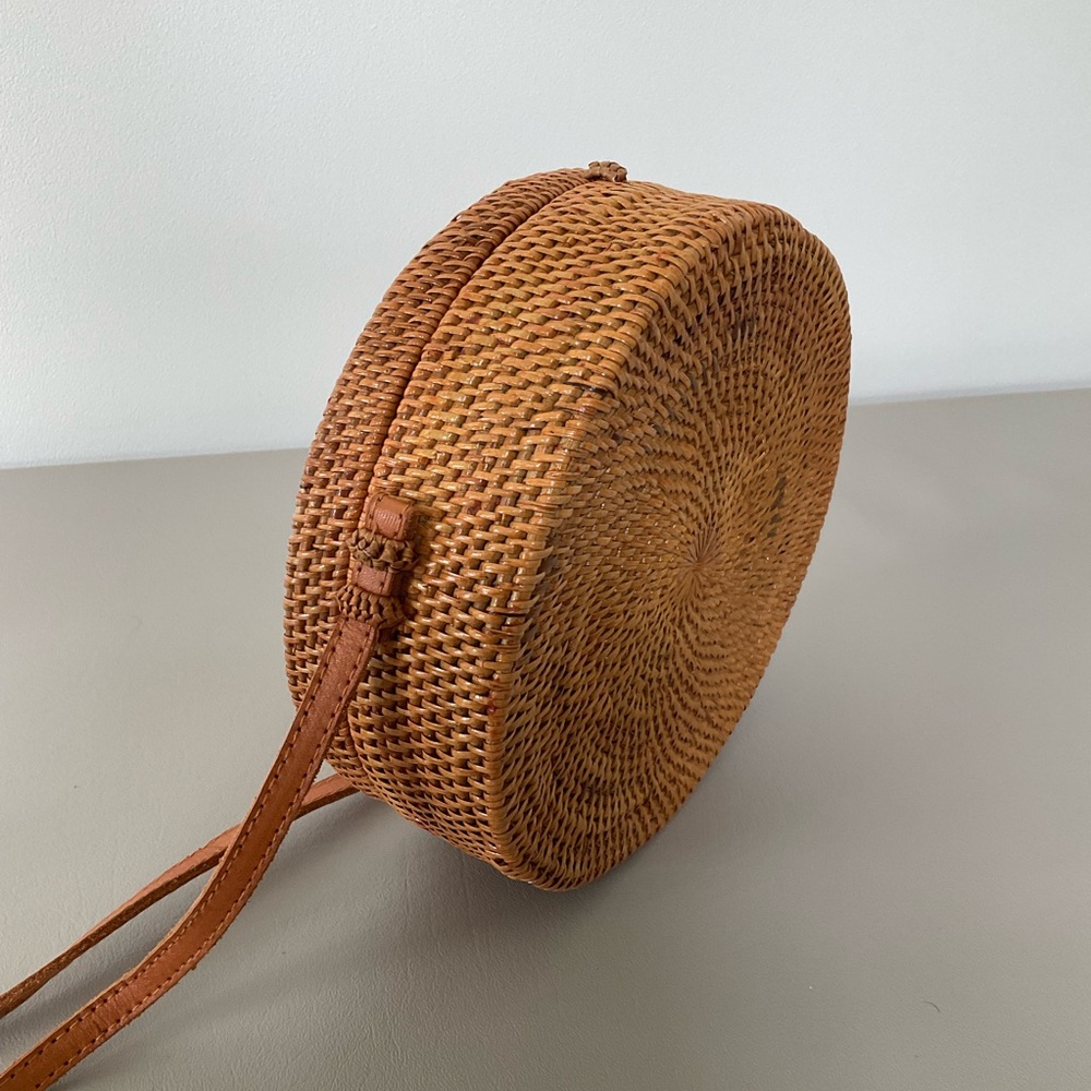 Amerii Round Ratten Crossbody Bag - Picture 7 of 8